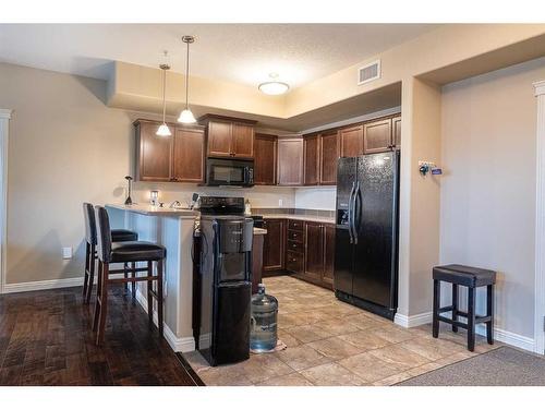 109-4102 69 Avenue, Lloydminster, AB - Indoor Photo Showing Kitchen