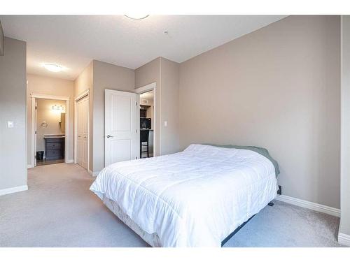 109-4102 69 Avenue, Lloydminster, AB - Indoor Photo Showing Bedroom