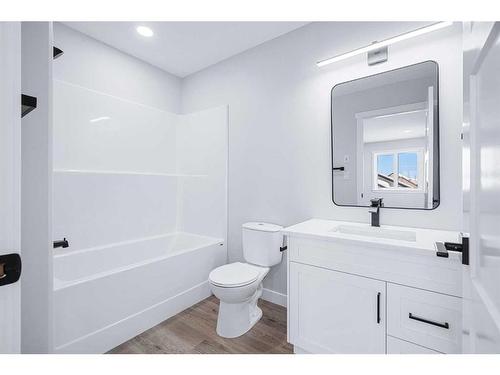 1315 56 Avenue, Lloydminster, AB - Indoor Photo Showing Bathroom