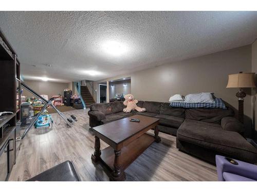 21 Silver Willow Estates 12 Cherry Lane Rr13, Rural Vermilion River, County Of, AB - Indoor Photo Showing Living Room