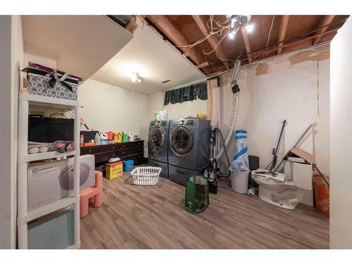 21 Silver Willow Estates 12 Cherry Lane Rr13, Rural Vermilion River, County Of, AB - Indoor Photo Showing Laundry Room