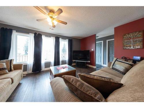 2909 47 Avenue, Lloydminster, SK - Indoor Photo Showing Living Room