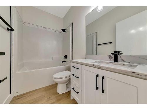 2009 61 Avenue, Lloydminster, AB - Indoor Photo Showing Bathroom