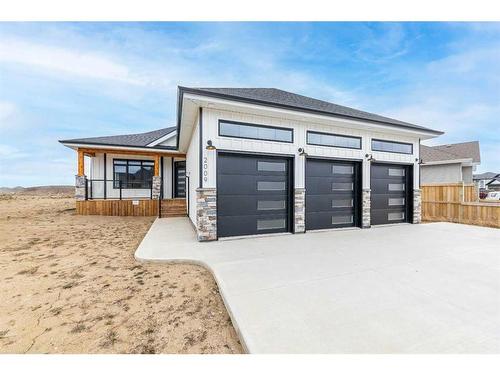 2009 61 Avenue, Lloydminster, AB - Outdoor