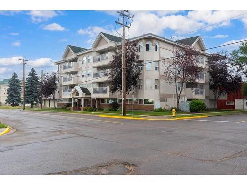 202-5120 48 Street, Lloydminster, AB - Outdoor With Facade