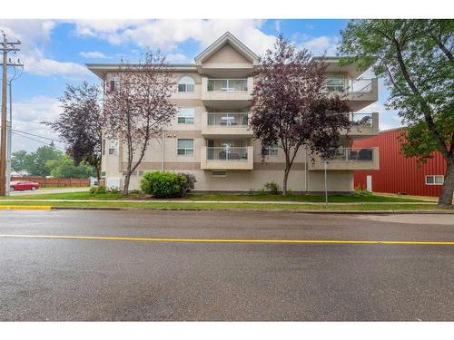 202-5120 48 Street, Lloydminster, AB - Outdoor With Balcony With Facade