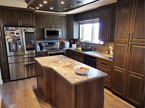 525066 Rr 53, Rural Vermilion River, County Of, AB - Indoor Photo Showing Kitchen With Double Sink