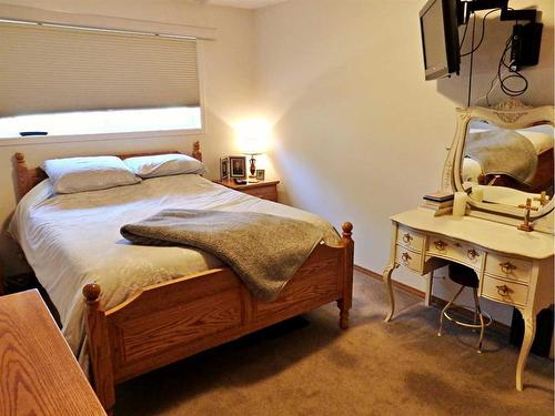 525066 Rr 53, Rural Vermilion River, County Of, AB - Indoor Photo Showing Bedroom