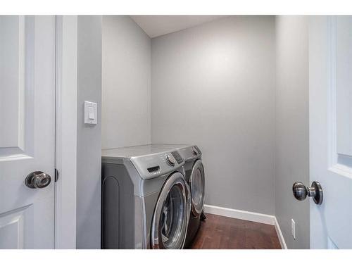 6016 17 Street, Lloydminster, AB - Indoor Photo Showing Laundry Room