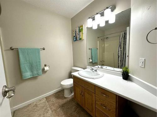 1805 10 Avenue, Wainwright, AB - Indoor Photo Showing Bathroom