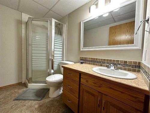 1805 10 Avenue, Wainwright, AB - Indoor Photo Showing Bathroom