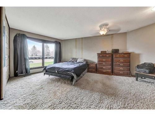 10 Centennial Drive, Lloydminster, AB - Indoor Photo Showing Bedroom