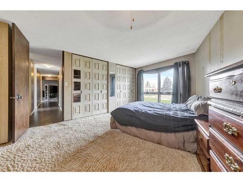 10 Centennial Drive, Lloydminster, AB - Indoor Photo Showing Bedroom