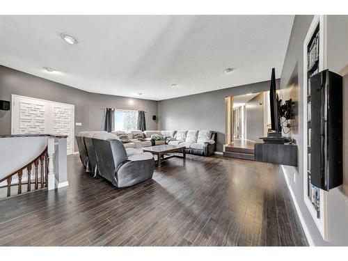 10 Centennial Drive, Lloydminster, AB - Indoor Photo Showing Living Room