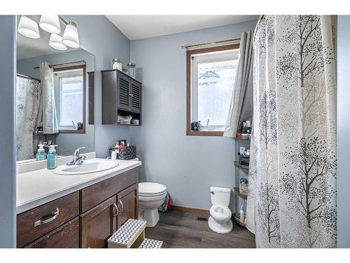 109 1 Street, Lashburn, SK - Indoor Photo Showing Bathroom