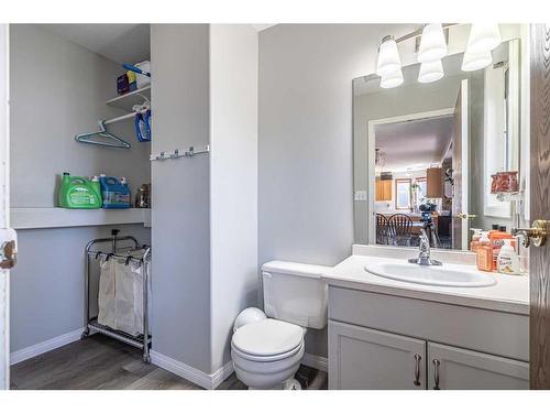 109 1 Street, Lashburn, SK - Indoor Photo Showing Bathroom