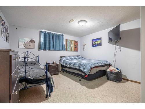 109 1 Street, Lashburn, SK - Indoor Photo Showing Bedroom