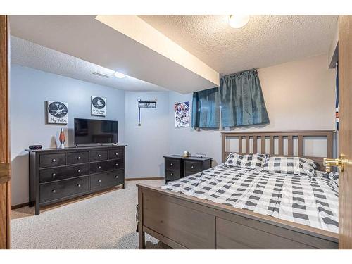 109 1 Street, Lashburn, SK - Indoor Photo Showing Bedroom