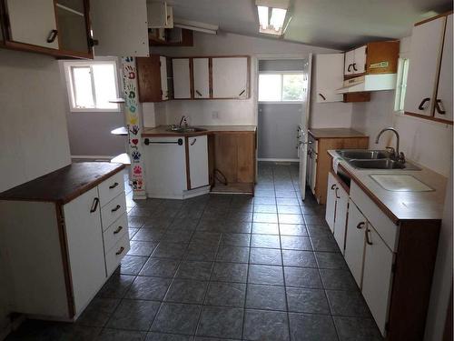 5012 51 Street, Mannville, AB - Indoor Photo Showing Kitchen With Double Sink