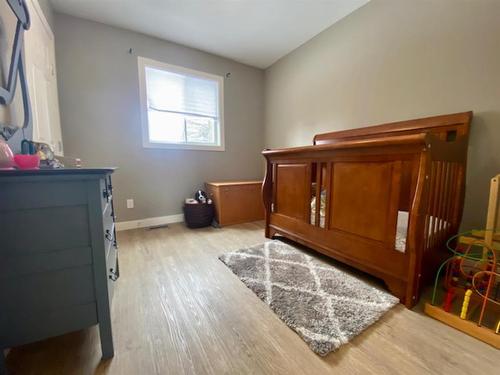 8 Rydberg Street, Hughenden, AB - Indoor Photo Showing Bedroom