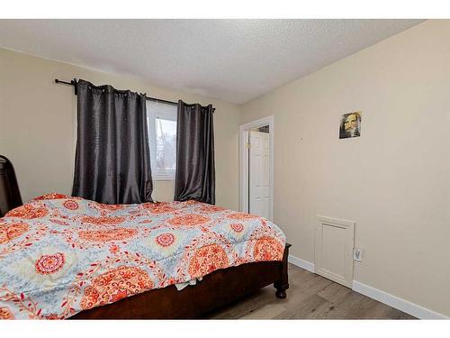 5724 47 Street, Lloydminster, AB - Indoor Photo Showing Bedroom