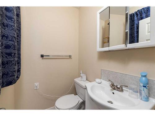 5724 47 Street, Lloydminster, AB - Indoor Photo Showing Bathroom