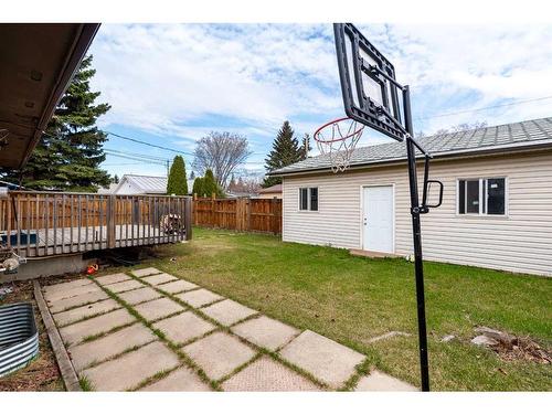 5724 47 Street, Lloydminster, AB - Outdoor