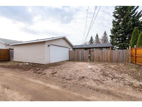 5724 47 Street, Lloydminster, AB - Outdoor