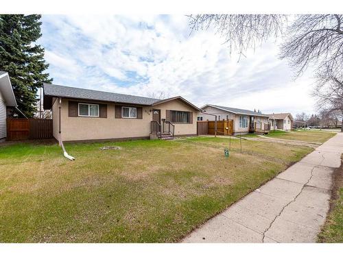 5724 47 Street, Lloydminster, AB - Outdoor