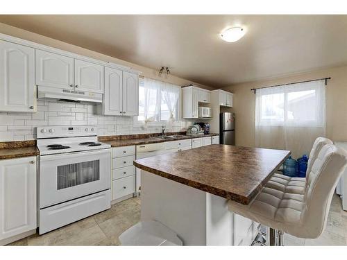 5724 47 Street, Lloydminster, AB - Indoor Photo Showing Kitchen