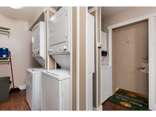 5617 46 Street, Lloydminster, AB - Indoor Photo Showing Laundry Room