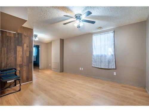 5220 46 Street, Lloydminster, AB - Indoor Photo Showing Other Room