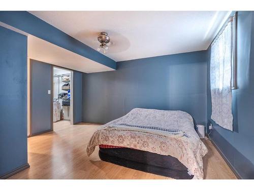 5220 46 Street, Lloydminster, AB - Indoor Photo Showing Bedroom