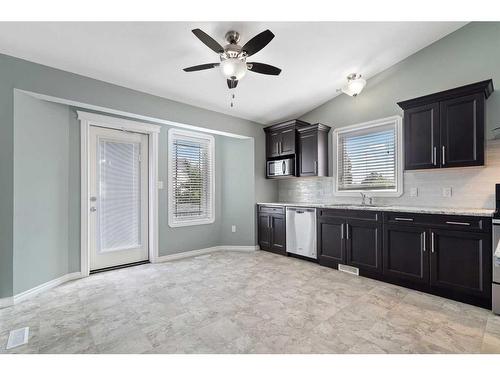 1301 55 Avenue, Lloydminster, AB - Indoor Photo Showing Kitchen