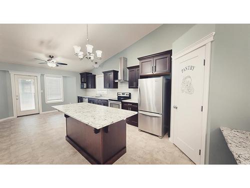 1301 55 Avenue, Lloydminster, AB - Indoor Photo Showing Kitchen