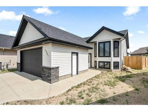 1301 55 Avenue, Lloydminster, AB - Outdoor