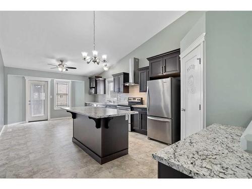 1301 55 Avenue, Lloydminster, AB - Indoor Photo Showing Kitchen