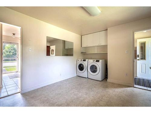 5416 47 Street, Lloydminster, AB - Indoor Photo Showing Laundry Room