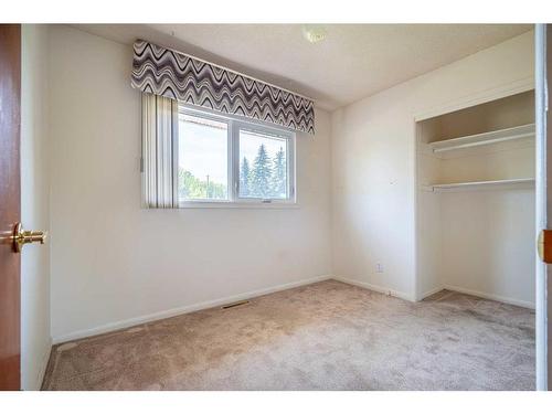 5416 47 Street, Lloydminster, AB - Indoor Photo Showing Other Room