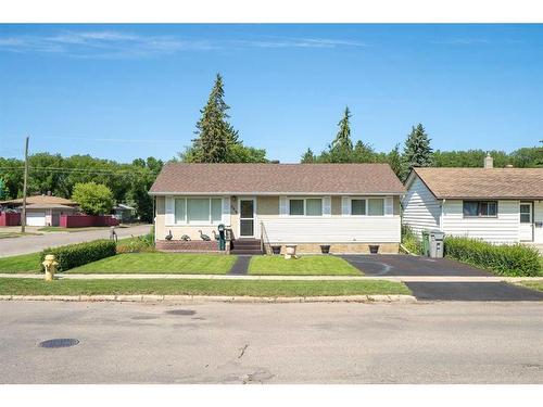 5416 47 Street, Lloydminster, AB - Outdoor With Facade