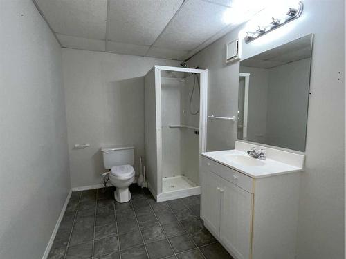 3009 51B Avenue, Lloydminster, AB - Indoor Photo Showing Bathroom