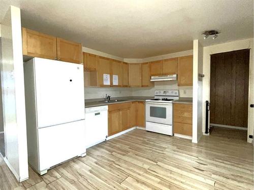 3009 51B Avenue, Lloydminster, AB - Indoor Photo Showing Kitchen