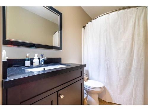 2-4008 41 Avenue, Lloydminster, SK - Indoor Photo Showing Bathroom