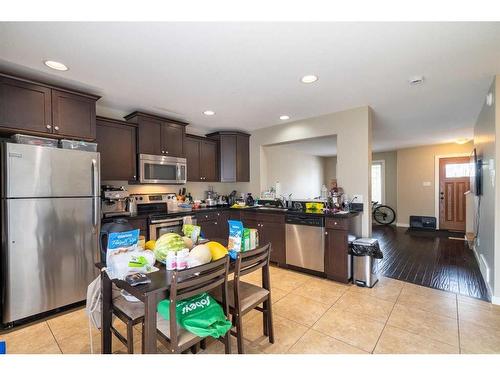 2-4008 41 Avenue, Lloydminster, SK - Indoor Photo Showing Kitchen With Stainless Steel Kitchen