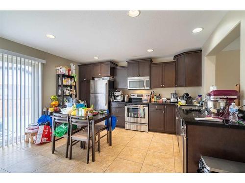 2-4008 41 Avenue, Lloydminster, SK - Indoor Photo Showing Kitchen With Stainless Steel Kitchen