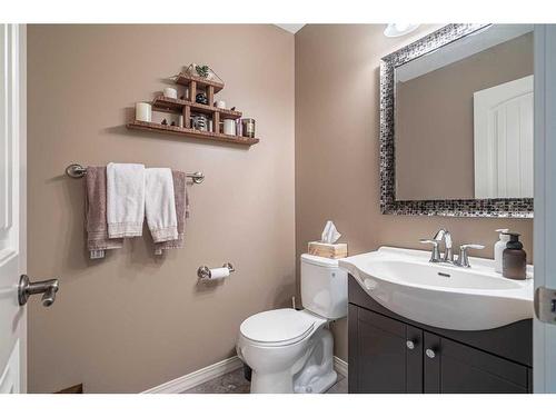 25-2715 73 Avenue, Lloydminster, AB - Indoor Photo Showing Bathroom