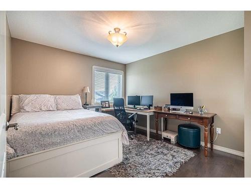 25-2715 73 Avenue, Lloydminster, AB - Indoor Photo Showing Bedroom