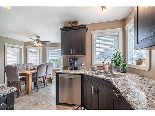 25-2715 73 Avenue, Lloydminster, AB - Indoor Photo Showing Kitchen With Double Sink