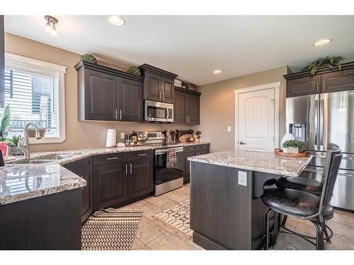 25-2715 73 Avenue, Lloydminster, AB - Indoor Photo Showing Kitchen With Double Sink With Upgraded Kitchen