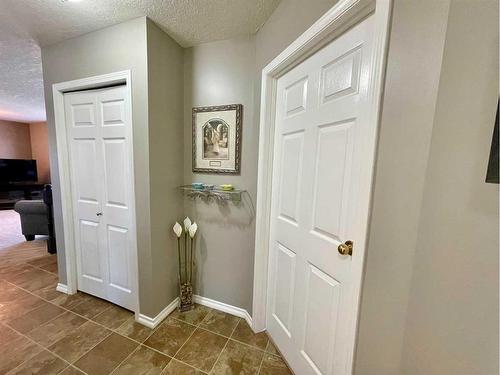 1837 10 Avenue, Wainwright, AB - Indoor Photo Showing Other Room